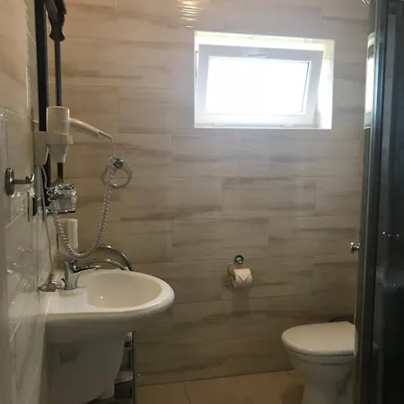 Πανσιόν Lisewski Dwor 3*