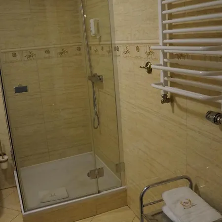 Lisewski Dwor 3*